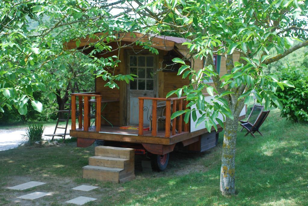 Maison D'Hotes Ainsi Soie T-Il Combovin Екстериор снимка