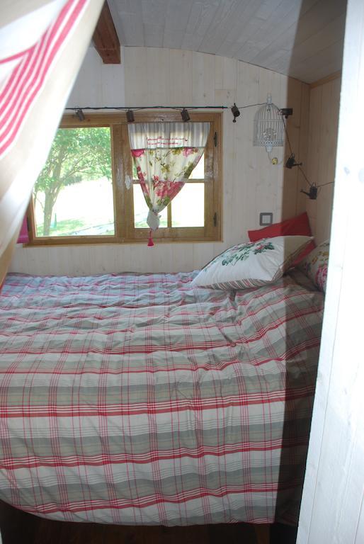 Maison D'Hotes Ainsi Soie T-Il Combovin Стая снимка